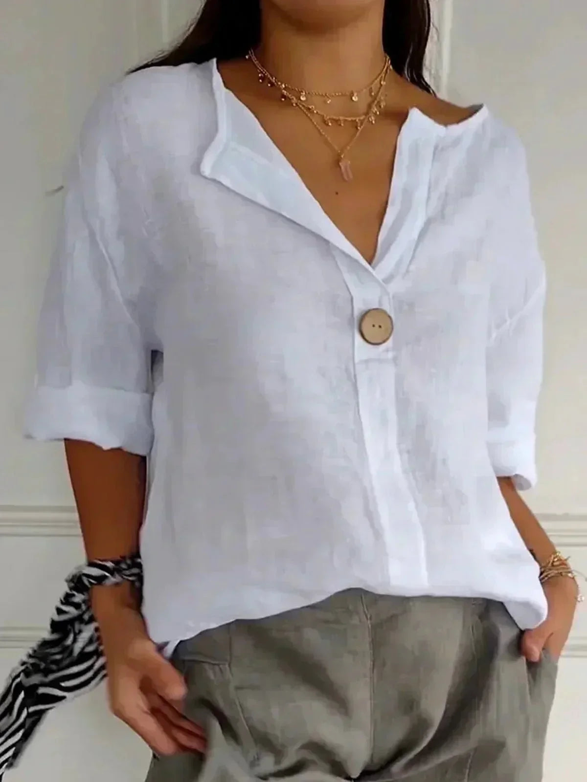 Amara | Relaxed V-Neck Top