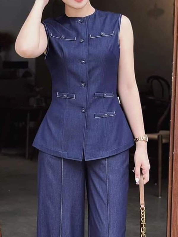 Round-Neck Button-Detail Pocket Sleeveless Vest